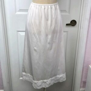 Wondermaid Vintage Half Slip Size M Nylon With Lace Trim USA Lingerie